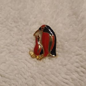 Beautiful mommy and baby penguin brooch
